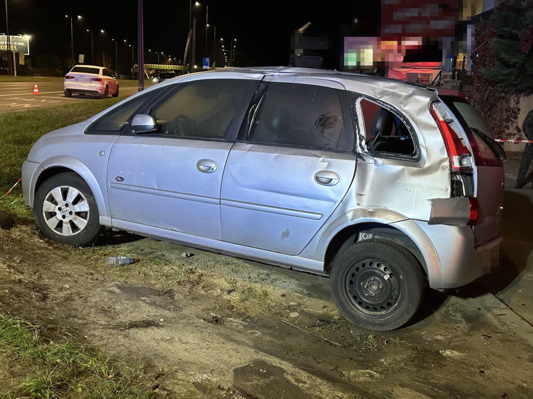 Mercedesem staranował 9 aut. Nocna demolka na Targówku