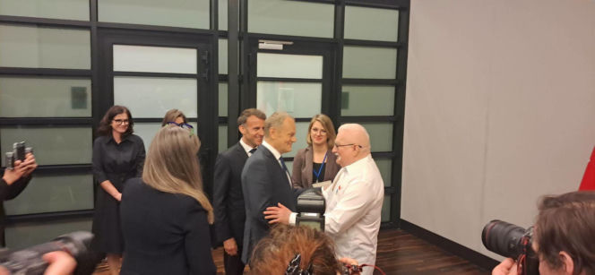 Macron i Wałęsa w Gdańsku. Te zdjęcia mówią więcej niż tysiąc słów
