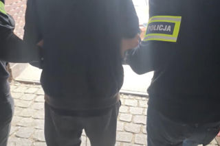 Dramat na studenckiej imprezie we Wrocławiu! Mężczyzna z nożem wtargnął na statek