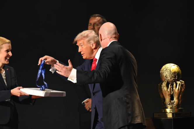 Donald Trump z Nagrodą Pokoju