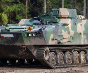 Niespodziankowy prezent pod choinkę. Centrum Szkolenia Wojsk Rakietowych i Artylerii z nowymi pojazdami