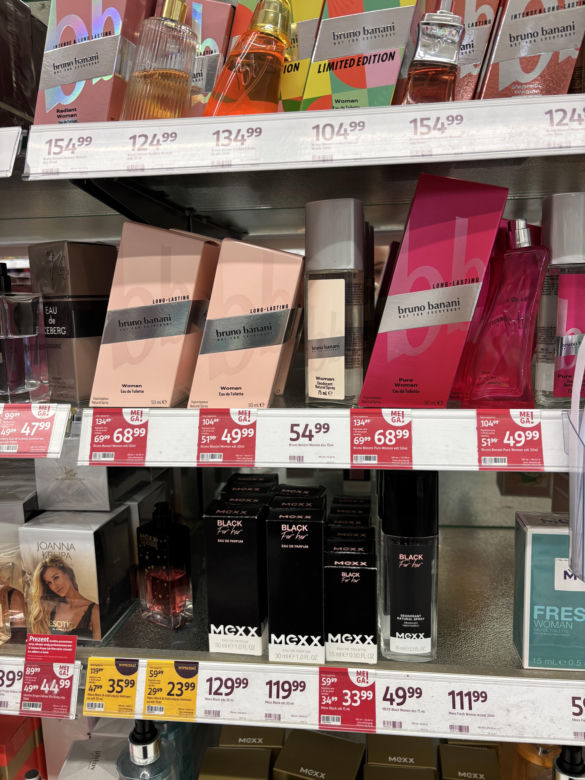 Wyprzedaż perfum w Rossmannie