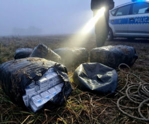 Kontrabanda przyleciała na balonie. Kolejny przemyt papierosów pod Łosicami