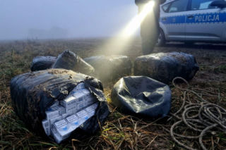 Kontrabanda przyleciała na balonie. Kolejny przemyt papierosów pod Łosicami
