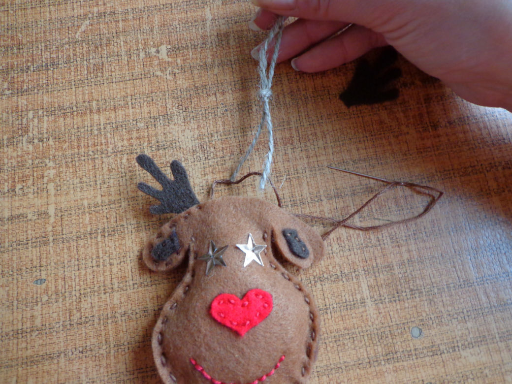 Filcowy renifer Rudolf na choinkę