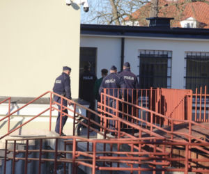 Bartosz G. przywieziony do Prokuratury Okręgowej w Płocku
