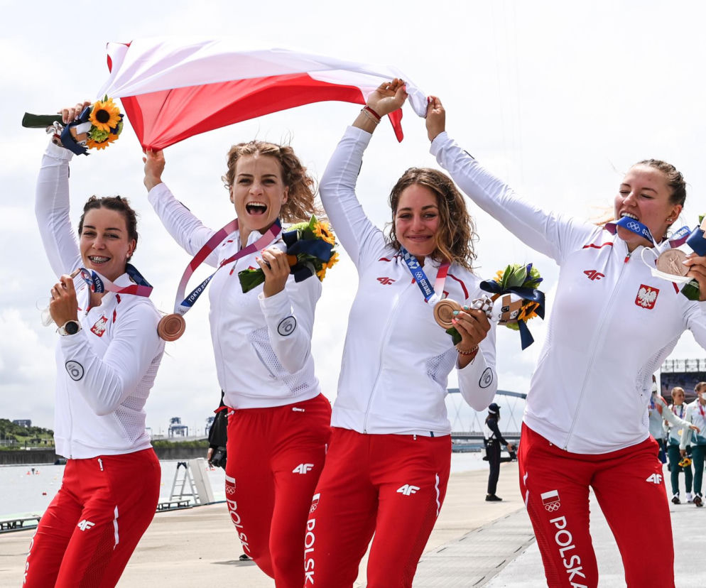 ANNA PULAWSKA, KAROLINA NAJA, JUSTYNA ISKRZYCKA, HELENA WISNIEWSKA,
