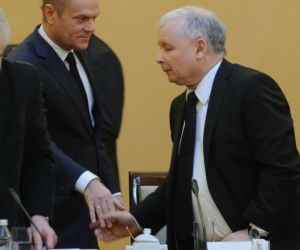 Polacy mówią dość! Kaczyński i Tusk na emeryturę