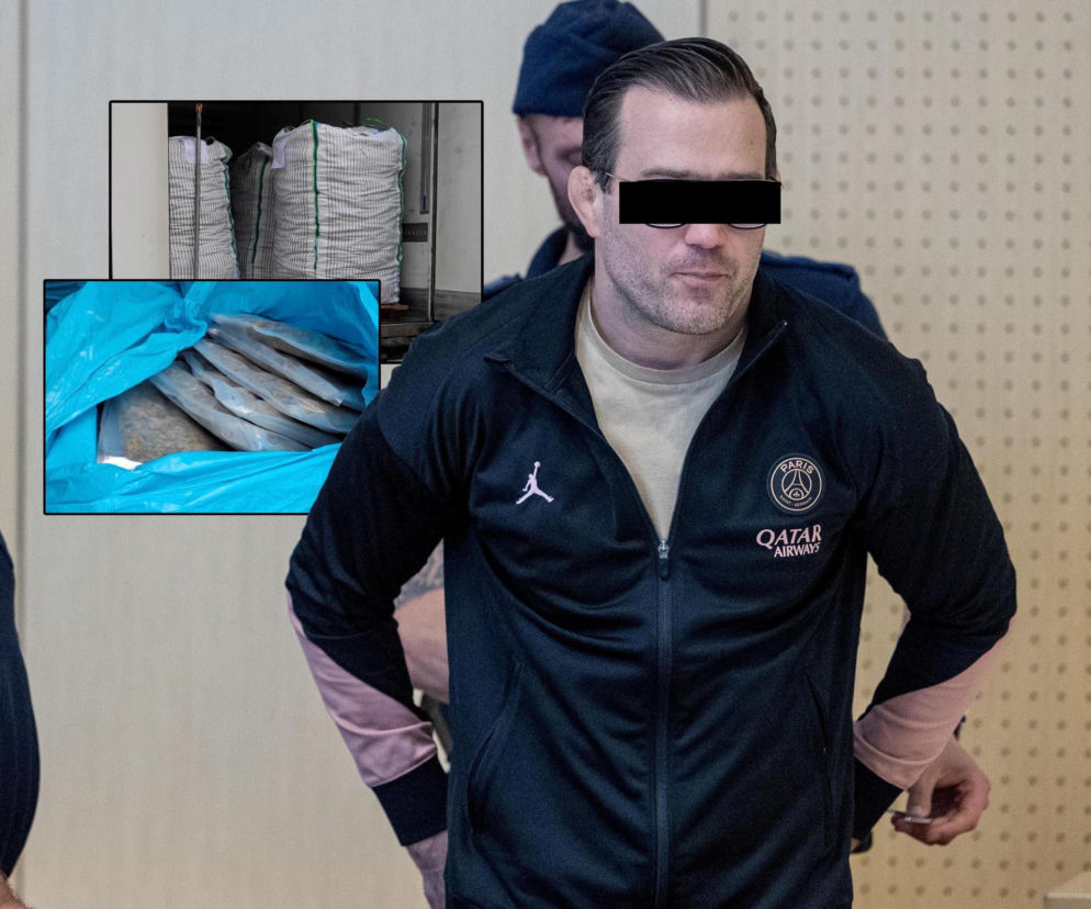 Oskarżony w sądzie. Obok na miniaturach worki i paczki z narkotykami. O wyroku dla gangu przeczytasz na Eska Poznań.