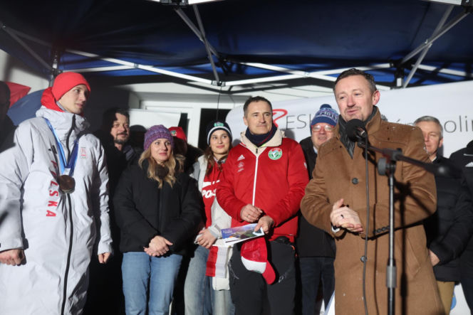 Kacper Tomasiak powitany po IO w rodzinnych stronach