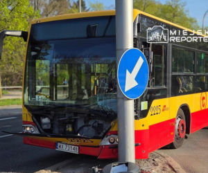 Półtoraroczny chłopiec ranny po wypadku autobusu który uderzył w słup