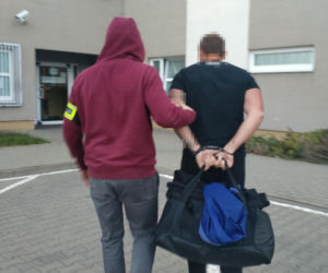 Nalot na Pradze Północ. Dilerów zastali w bieliźnie