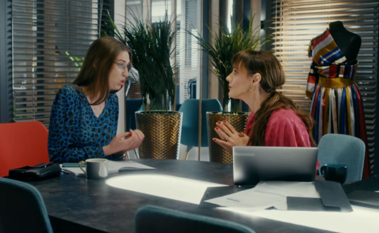 BrzydUla 2, odcinek 164, Ula (Julia Kamińska), Ania (Monika Fronczek)