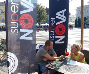 Super Lato w Kielcach. Zdjęcia z naszego mobilnego studia w ogródku letnim klubu Maska