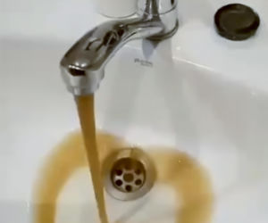 Chcą, żebyśmy pili brązową breję