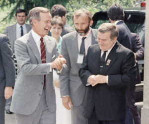 Lech Wałęsa,  George H. Bush