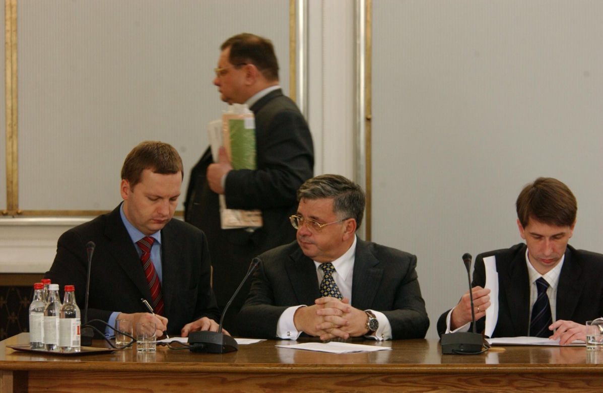 5 kwietnia był końcem legendarnej komisji śledczej. Tak badano aferę Rywina