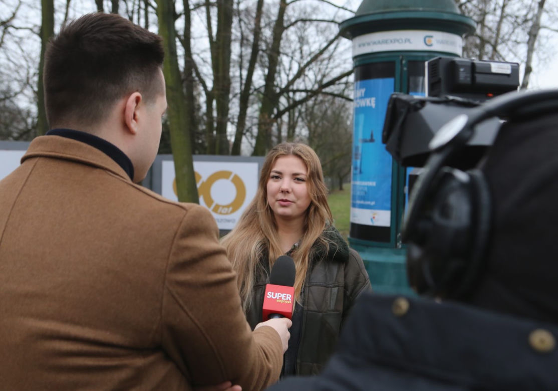 Studentki proszą o pomoc w pomaganiu