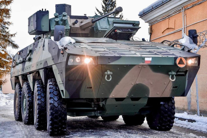 Kolejne partie nowego sprzętu. Brygada Strzelców Podhalańskich odebrała nowe KTO Rosomak z ZSSW-30