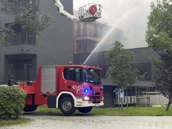 Gigantyczny pożar w centrum Chorzowa. Nad miastem unoszą się kłęby czarnego dymu