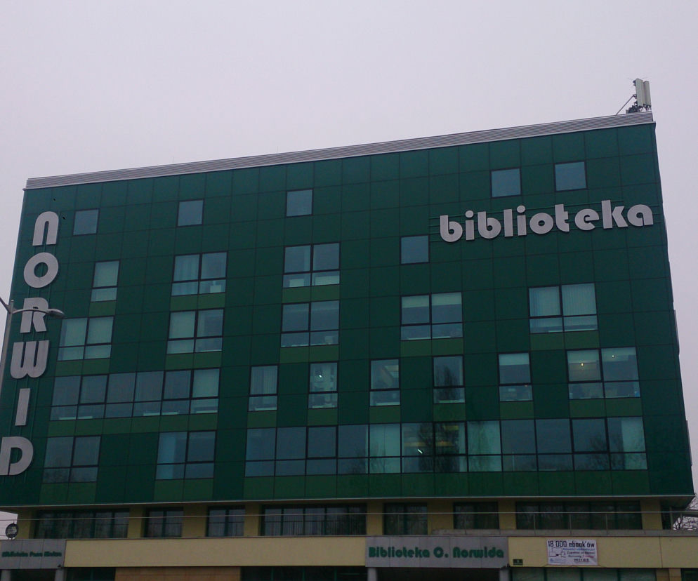 Rodzinna gra w bibliotece