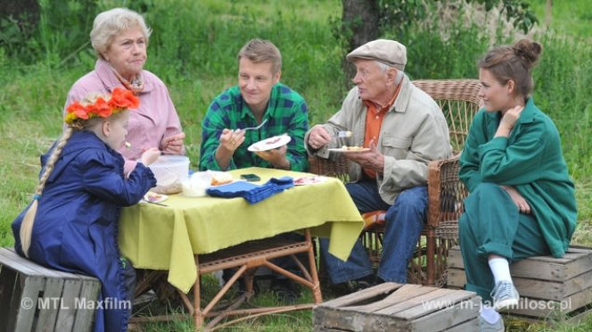 M jak miłość odc. 1085. Lucjan (Witold Pyrkosz), Basia (Gabriela Raczyńska), Ala (Olga Frycz), Paweł (Rafał Mroczek), Barbara (Teresa Lipowska)