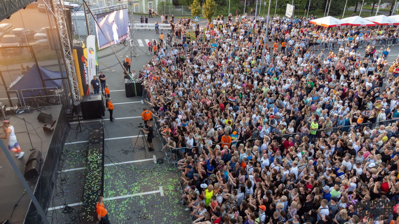 Dąbrowa Summer Festival 2023. W piątek, 7 lipca, wystąpili: Zenek Martyniuk z zespołem Akcent oraz grupa DiscoBoys
