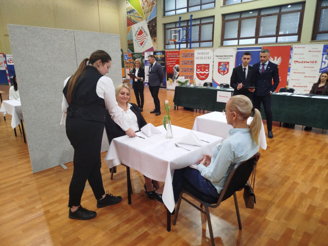 Już po raz ósmy w Siedlcach rywalizowali młodzi kelnerzy z całej Polski