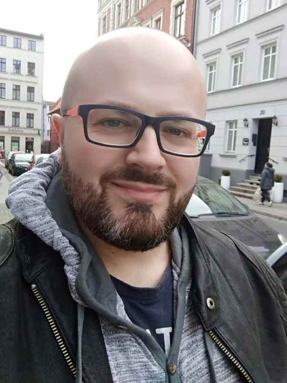Marcin Gryga i Toruńska Fundacja Rozwoju "Wszystko Jest Możliwe" ratują życie uzależnionym i bezdomnym