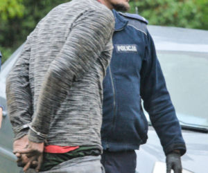 Pijany motocyklista uciekł przez las. Złapała go policja
