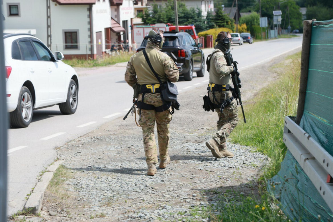 Tragedia w Starej Wsi: Justyna i Zbigniew zostali zastrzeleni. Policja ściga sprawcę