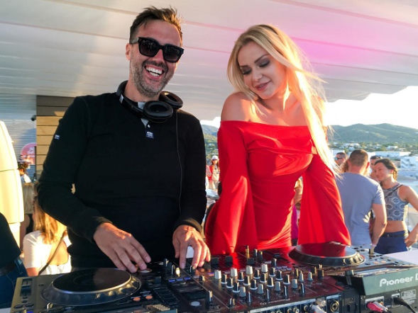 Ola Ciupa w teledysku DJ-a Adamusa! Jest bardzo gorąco! [VIDEO]