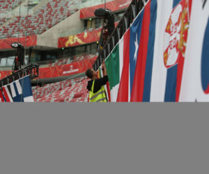 Na Stadionie Narodowym zagrają 45 cm nad ziemią