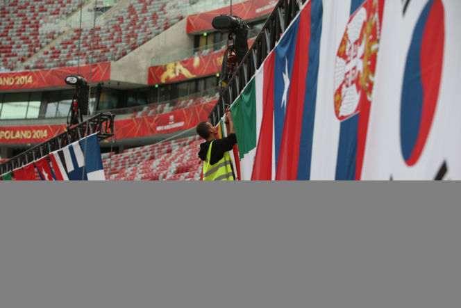 Na Stadionie Narodowym zagrają 45 cm nad ziemią