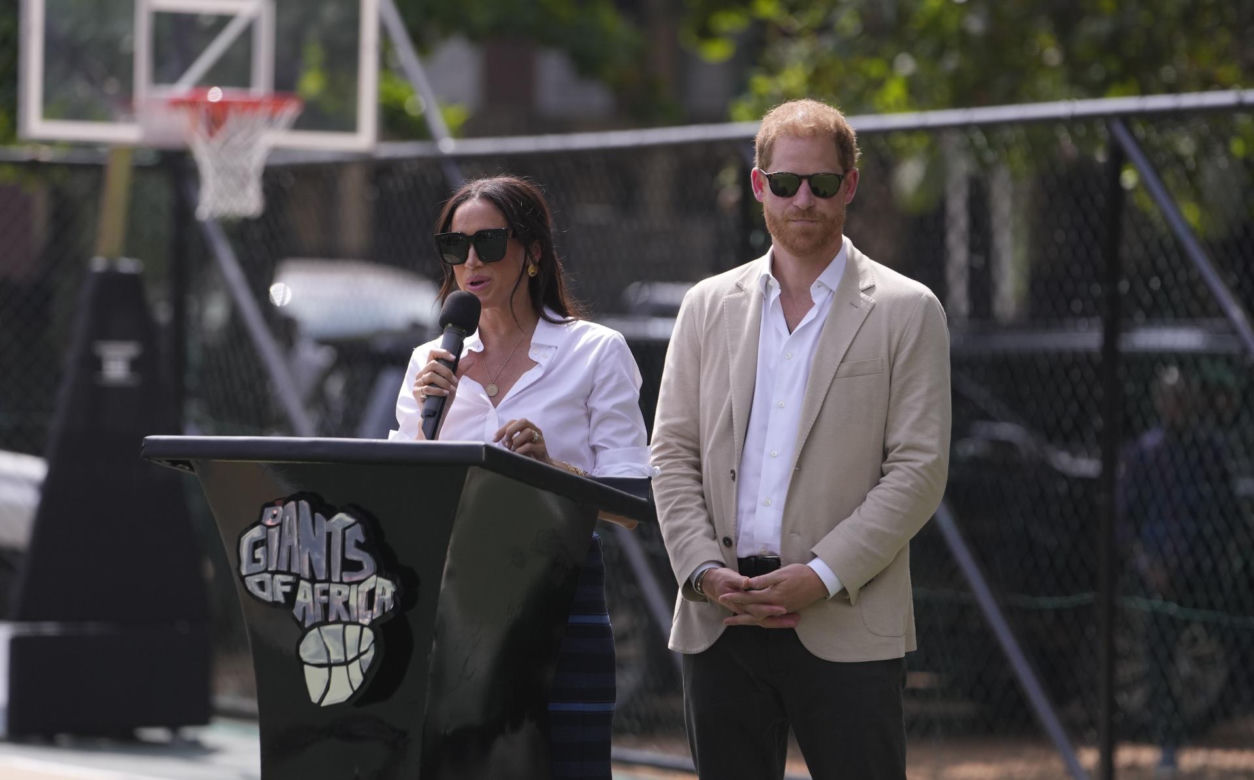 Szokujące portrety Meghan Marka i księcia Harry'ego! Domyśliłbyś się, że to oni?