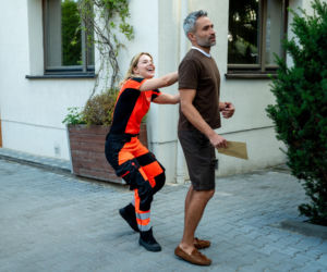 Na sygnale, odcinek 792. Benio (Hubert Jarczak), Basia (Anna Wysocka-Jaworska)