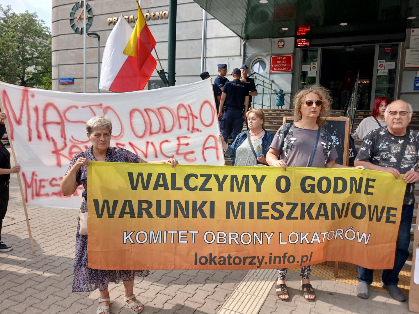 Protest mieszkańców kamienicy przy ul. Środkowej 11