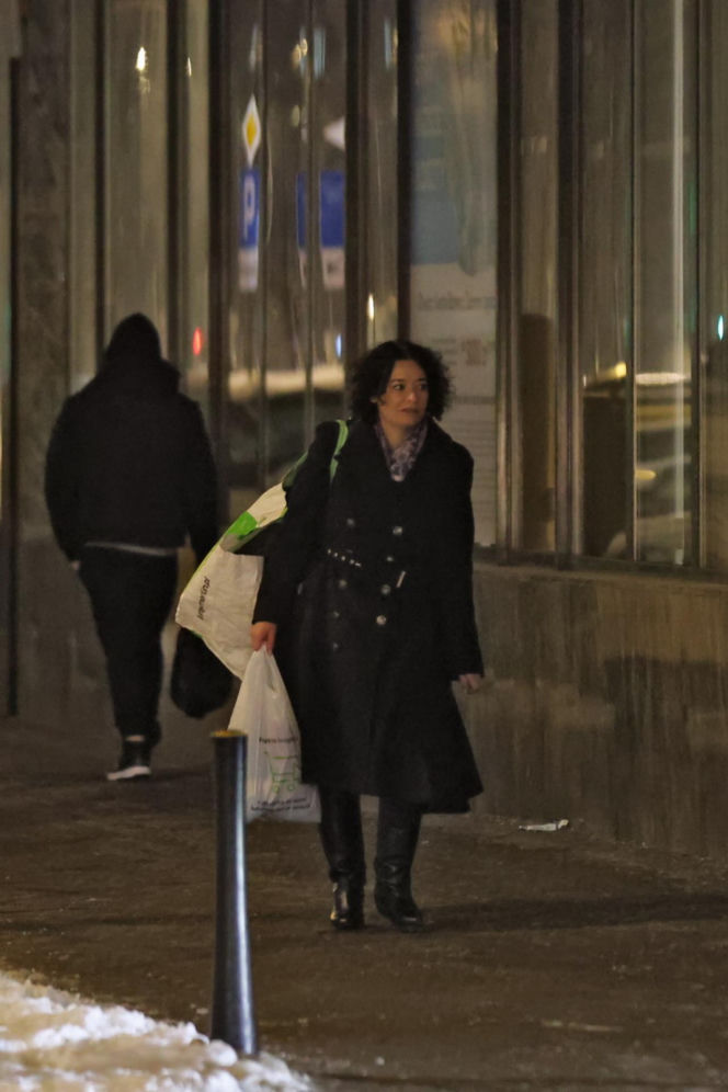 Anna Maria Żukowska buszuje w kwiatach