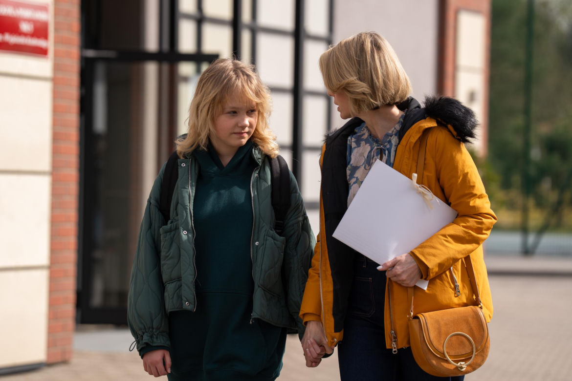 Barwy szczęścia, odc. 3227. Emilka (Jessica Frankiewicz), Malwina (Joanna Gleń)