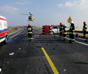 Tragiczny wypadek na obwodnicy Świecia. Ciężarówka spadła z wiaduktu i stanęła w płomieniach. Jedna osoba nie żyje! [ZDJĘCIA]
