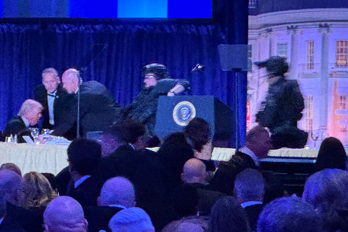 Strzały na kolacji z udziałem Donalda Trumpa