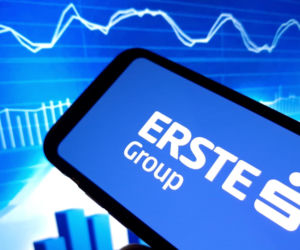 Bank zmienił nazwę z dnia na dzień. Co z pieniędzmi?