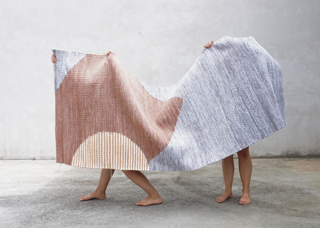 Design 32. ASP Łódź, Jadwiga Lenart, Kolekcja ręcznie tkanych kilimów
