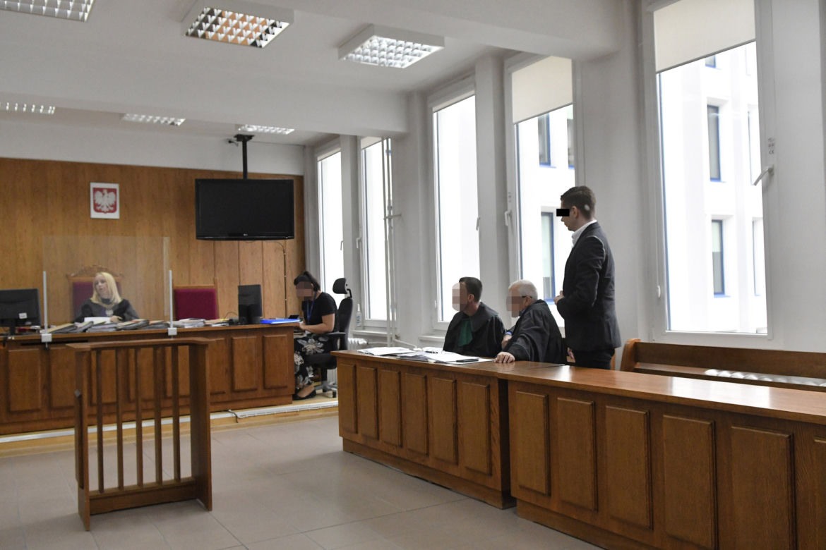 Kolejna rozprawa Patryka D. Pędził białym porsche po Marszałkowskiej. Inwalida zginął na miejscu
