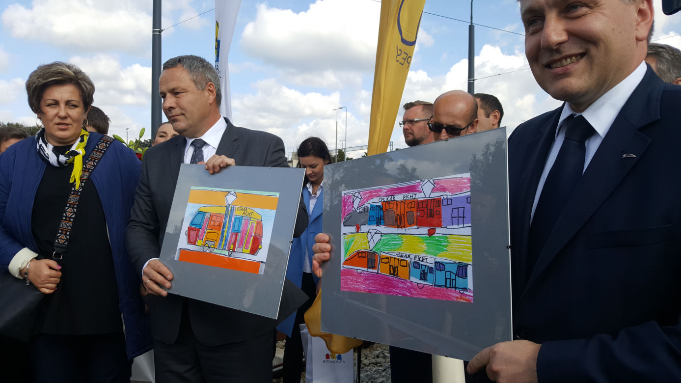 Nowoczesny tramwaj PESY wyjechał na bydgoskie tory