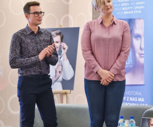 Otylia Jędrzejczak i Filip Chajzer w Toruniu. Tłumy na spotkaniu!