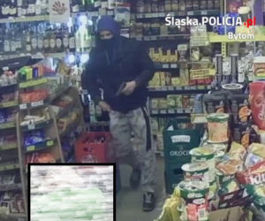Policja szuka tych bandziorów! Napadli na Żabkę z bronią w ręku [ZDJĘCIA]