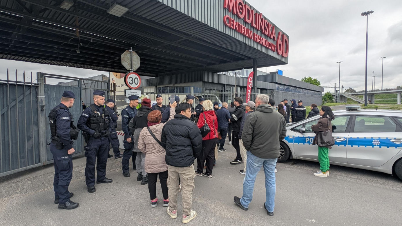 Hala na Modlińskiej zamknięta dla kupców. To koniec bazaru 