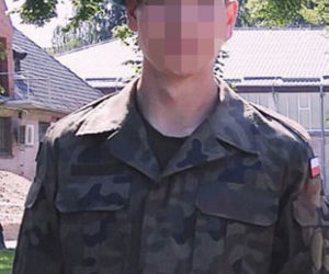 Adrian był żołnierzem, teraz jest przykuty do łóżka. Jeden dzień zmienił jego życie w nieustanną walkę. Rodzina wydała na to wszystkie pieniądze [ZDJĘCIA]