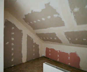 Tragiczny wypadek przerwał marzenia. Ekipa Nasz Nowy Dom walczyła z czasem. ZDJĘCIA domu przed i po remoncie